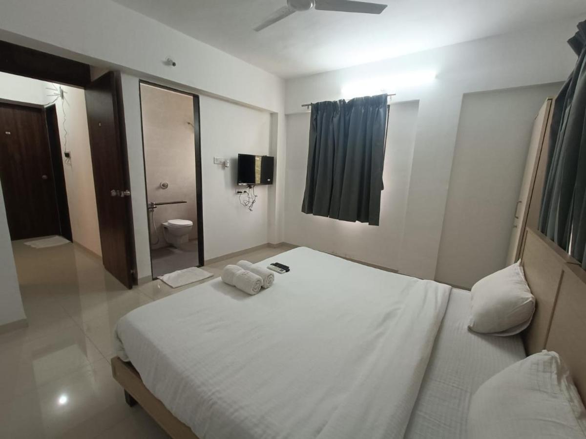 Service Apartments, Baner, プネ エクステリア 写真