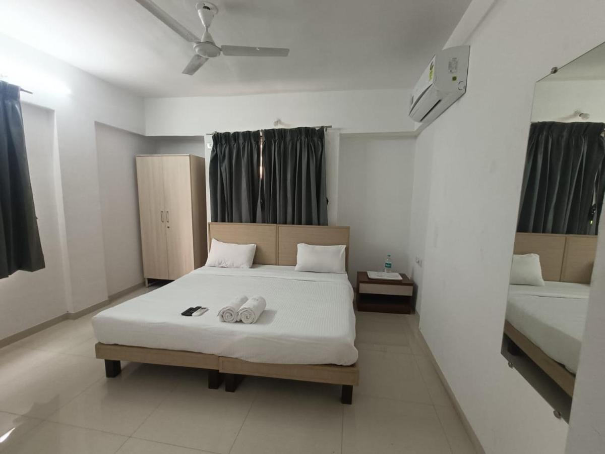 Service Apartments, Baner, プネ エクステリア 写真